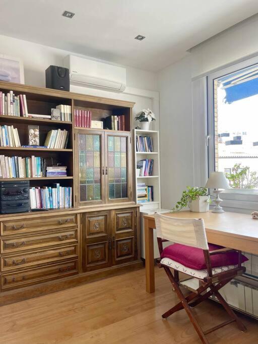 Moderno Y Amplio Apartamento En El Centro De Росес Екстериор снимка